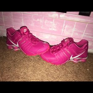 Pink nike shox